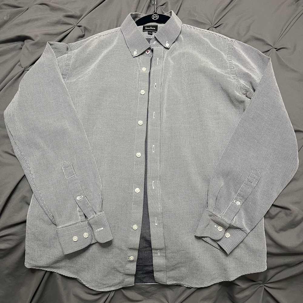 Neiman Marcus bottom up shirt 34/35